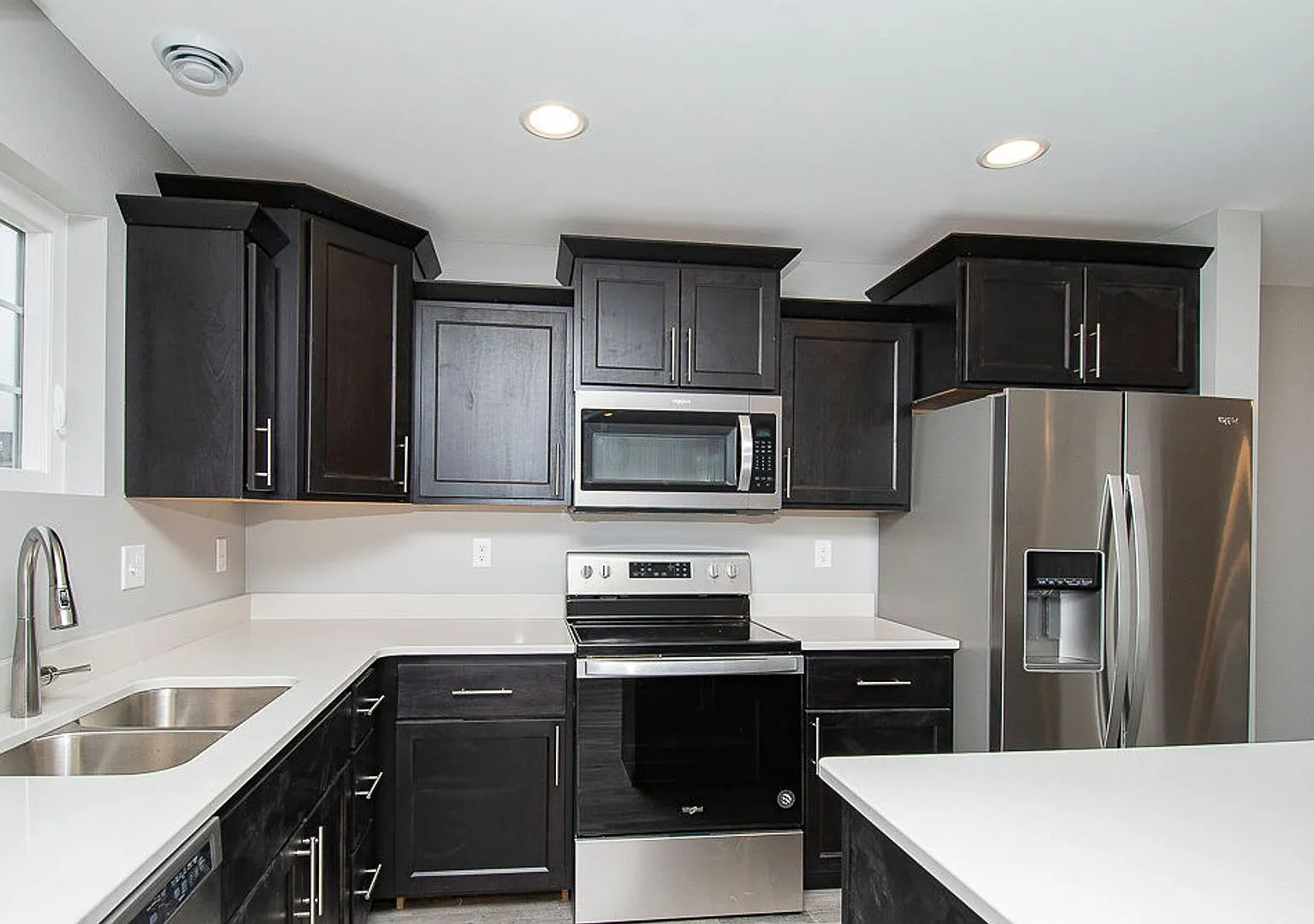 Limited Time Offer: Get THREE Months FREE with a 15-Month Lease! — Photo 4