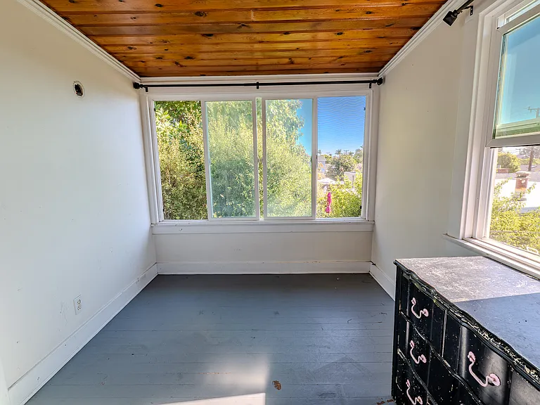 34 S Santa Rosa St #B — Photo 10