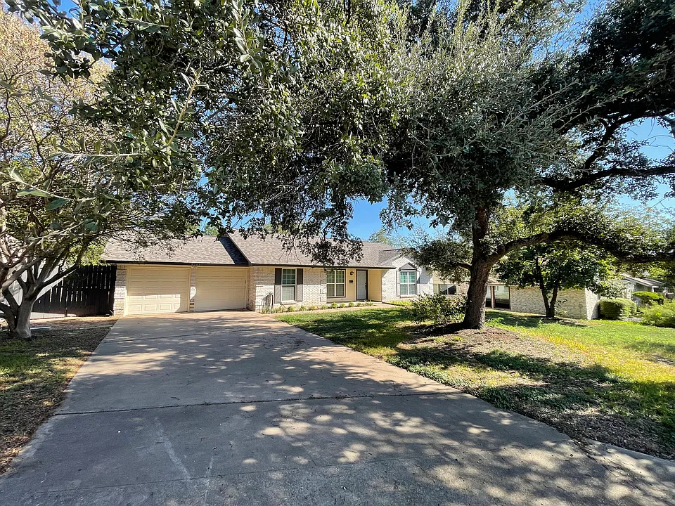 9203 Quail Hill Cir