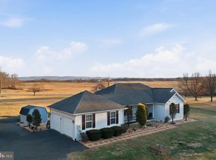 126 Pheasant Hill Rd, Summit Point, WV 25446