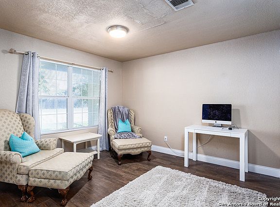 4th image of 8806 Sarasota Woods