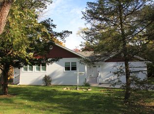 25612 W Indian Trail Rd, Barrington, IL 60010