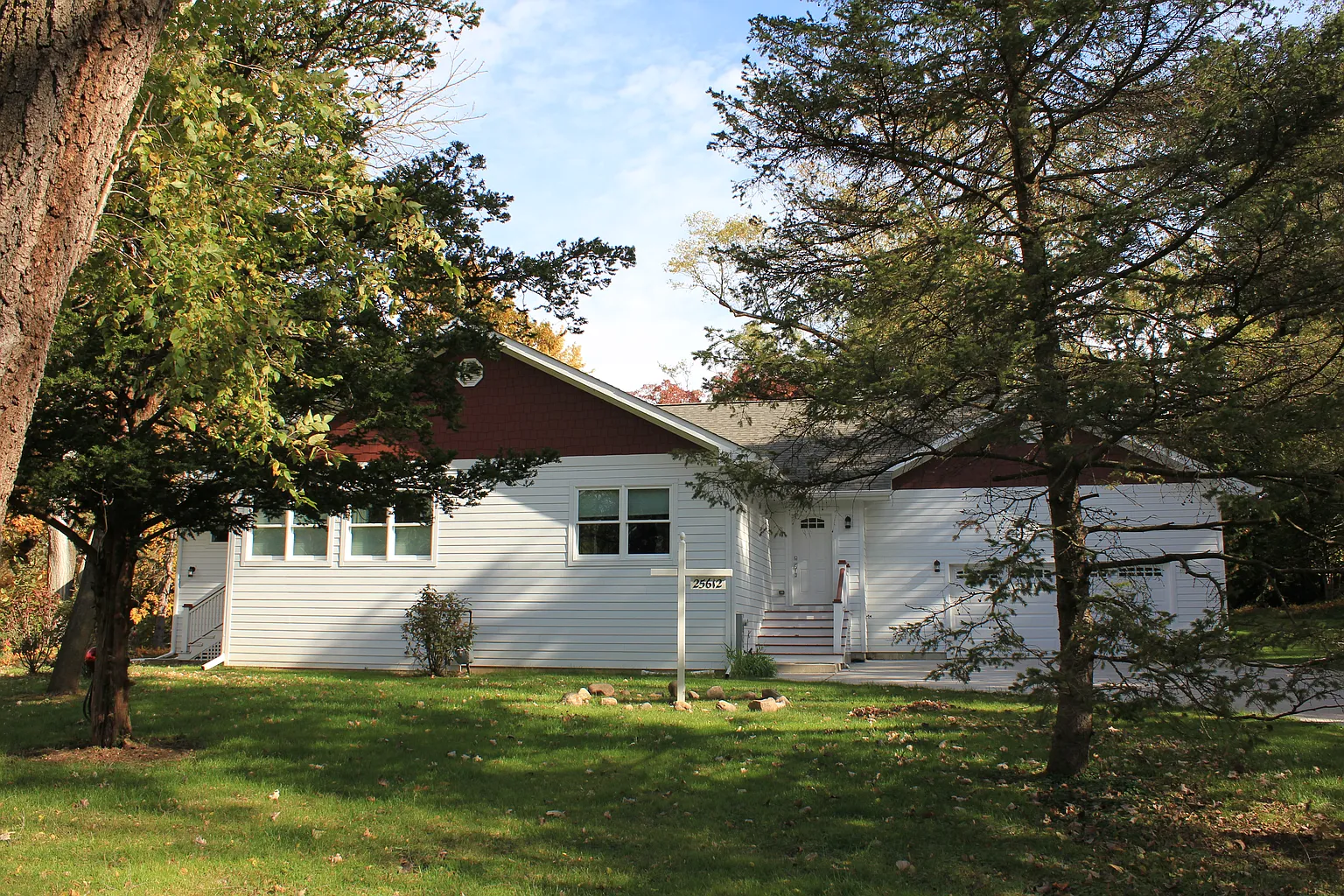 25612 W Indian Trail Rd photo 1