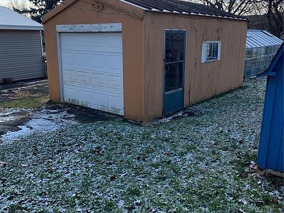 5th image of 4016 Woodbine Ave