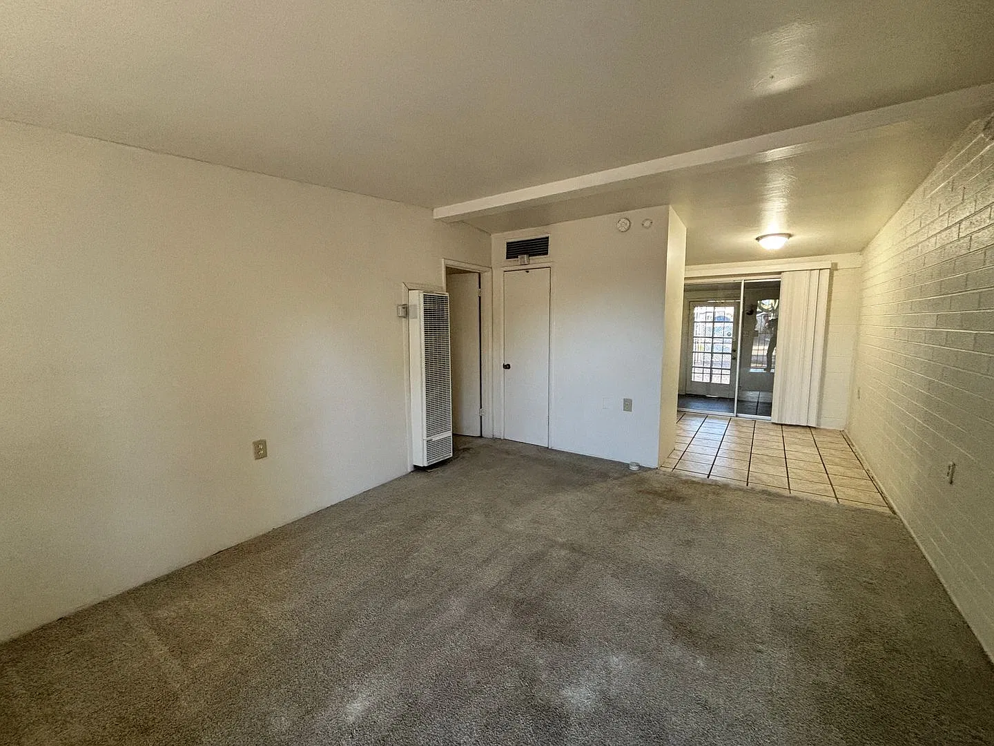1307 E Nevada Dr — Photo 2