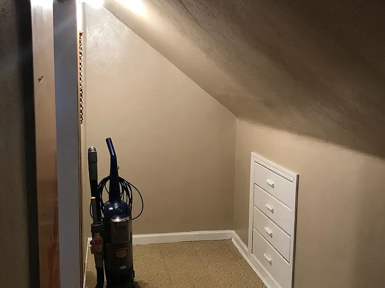 bed 2 closet