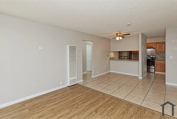 195 E Pacific Ave #2 — Photo 22