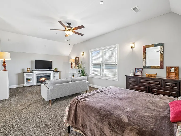 8325 Turnbull Dr — Photo 38
