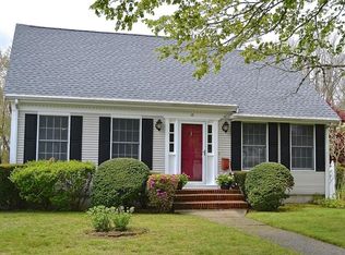 18 Hamlet St, Fairhaven, MA 02719
