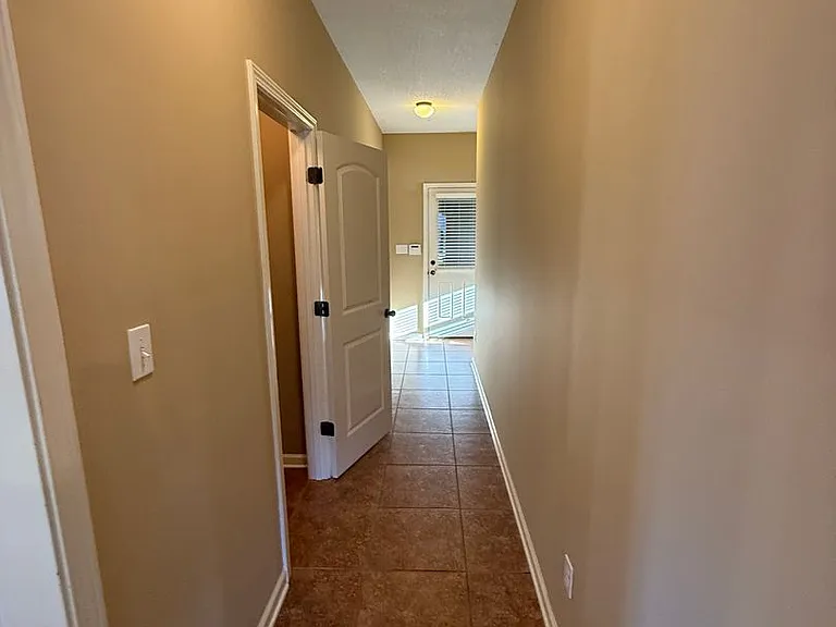 7904 Pips Ridge Ln — Photo 10