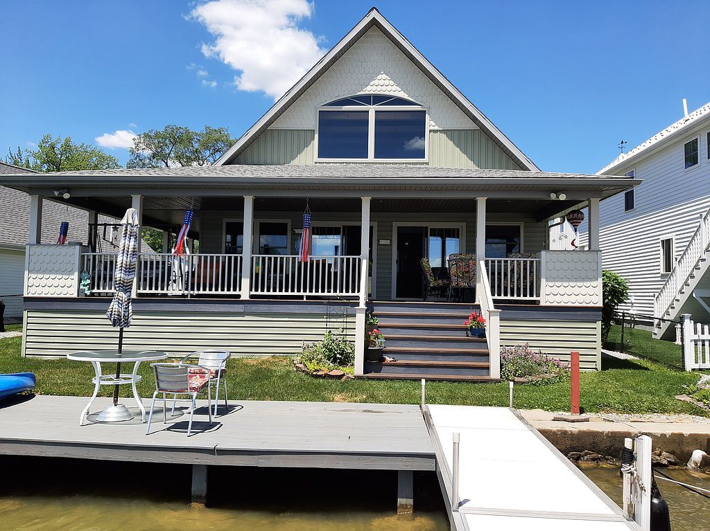 231 Broad Bay Cir - Property Image