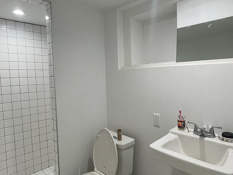 19475 Grand View Dr — Photo 24