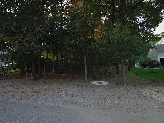 4th image of 83 Colin Dr