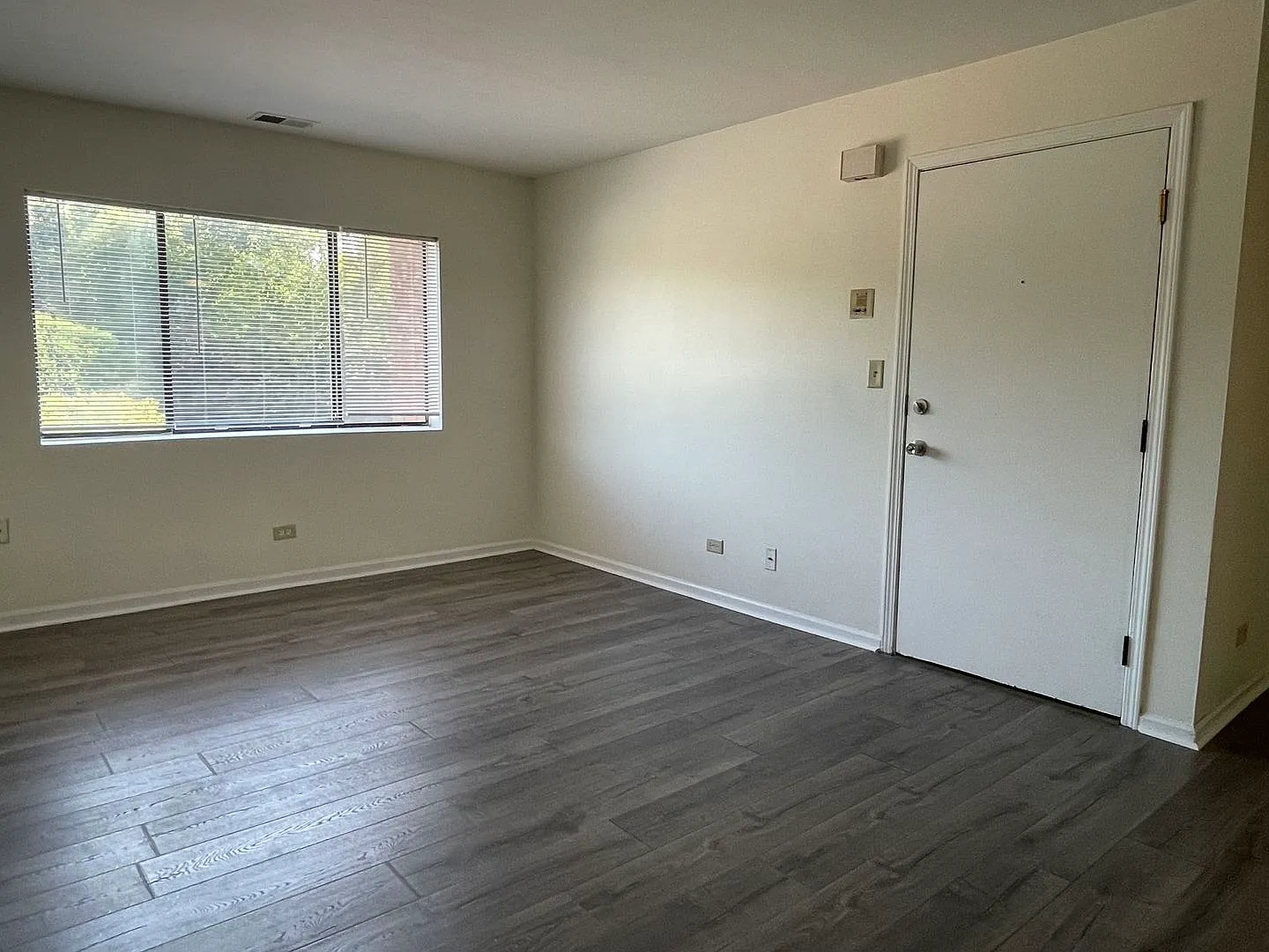 2 bed, 950 sqft, $1,750 — Photo 4