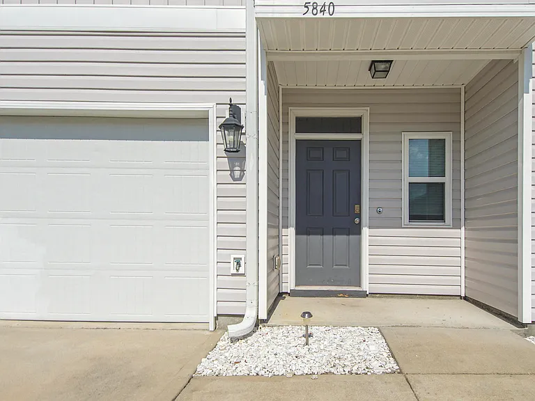 5840 Callaway Cir — Photo 2