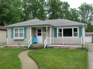 2852 38th St, Highland, IN 46322