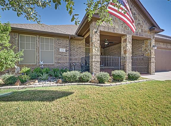 2nd image of 328 Pecos Dr