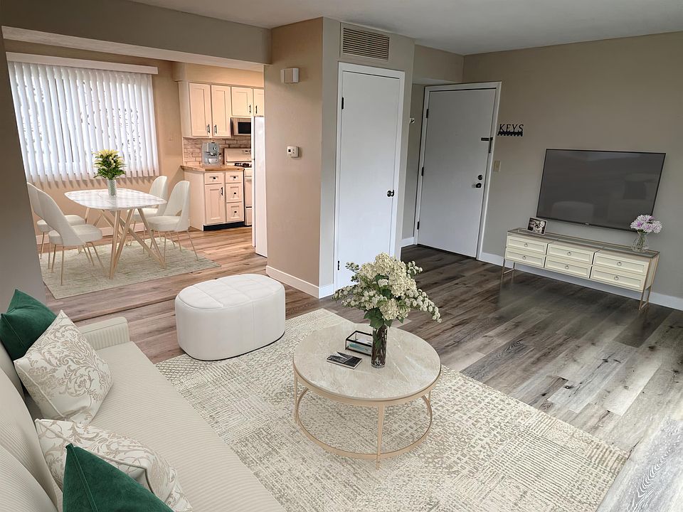 1st image of 2491 Sycamore Ln #10