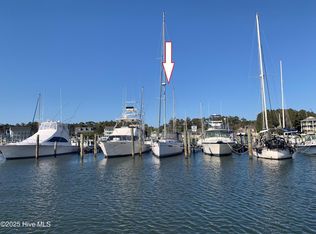 409 Island Dr #49, Beaufort, NC 28516