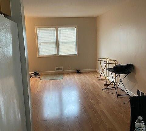 4th image of 11 S Gilmore Blvd