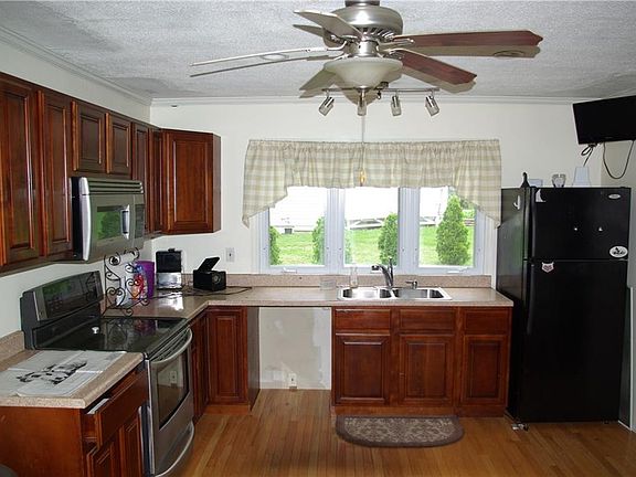 5th image of 39A Brandeis Ave