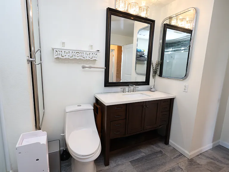 1901 Victoria Ave #105 — Photo 12