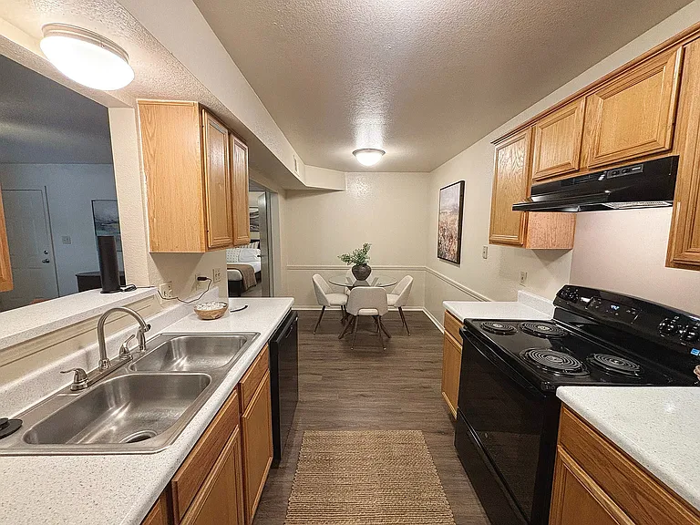 Aviator - Kitchen & Dining Area