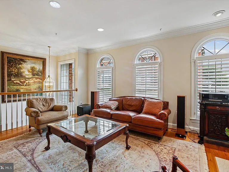 1309 McLean Crest Ct — Photo 9