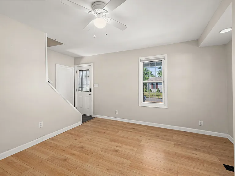 100 E Liberty St — Photo 4
