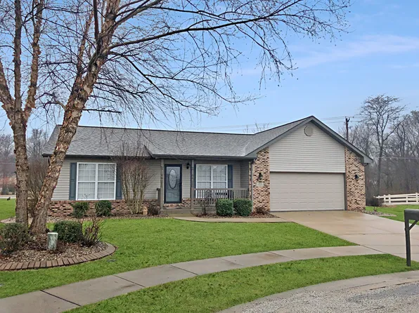 406 Prefontaine Ct, Lebanon, IL 62254