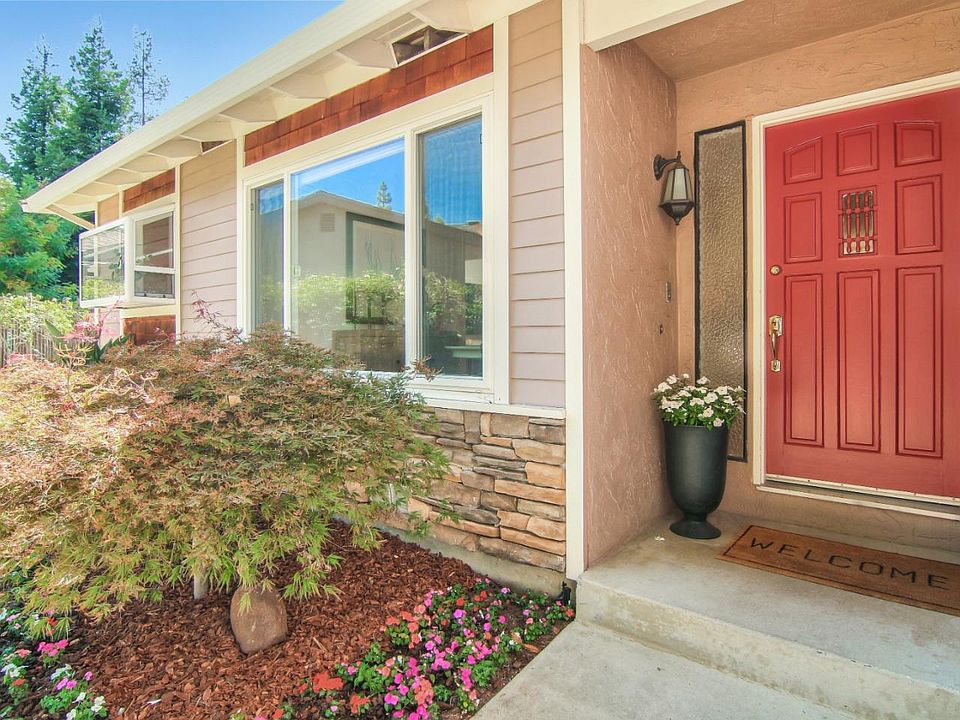 1st image of 107 Paseo Laura