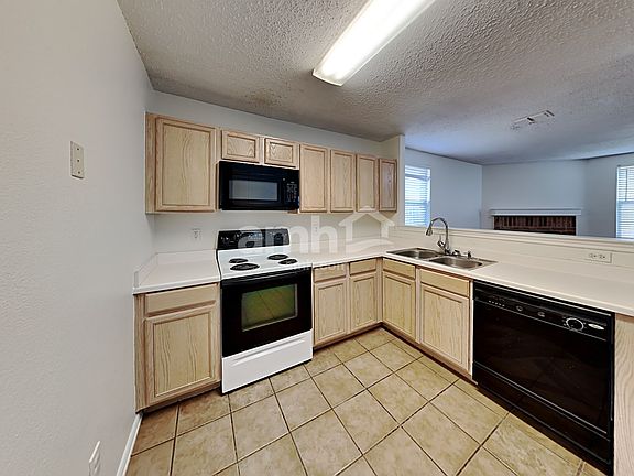 3rd image of 16660 Jasmine Springs Dr