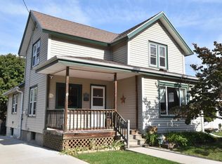 816 E Main St, Waukesha, WI 53186