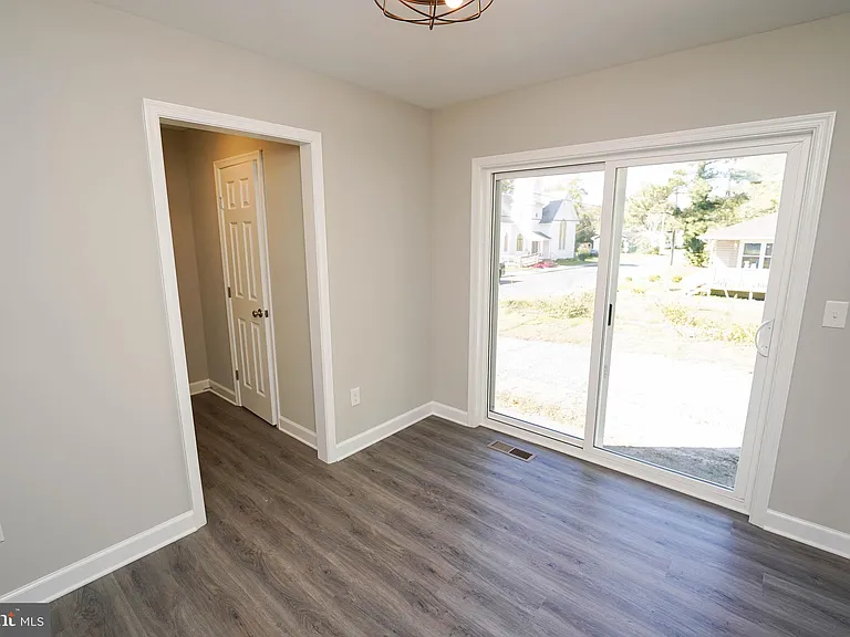621 Cedar St — Photo 14