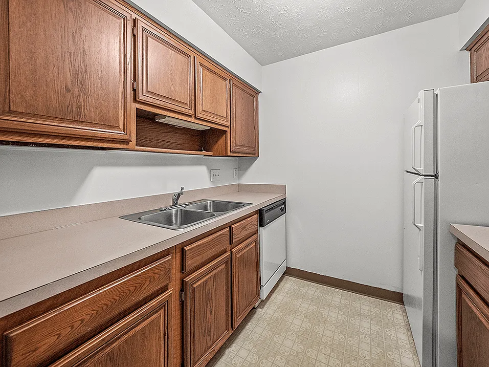 Cedarwood Village Apartments — Photo 4
