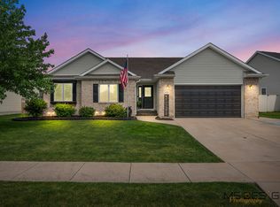 1125 Oxford Cir, Sycamore, IL 60178