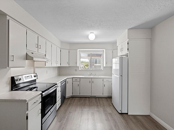 2nd image of 4703 S Cathay Cir