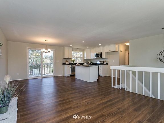 4th image of 6611 Sonia Street
