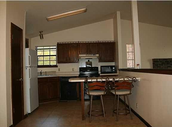3rd image of 446 Stanley Dr