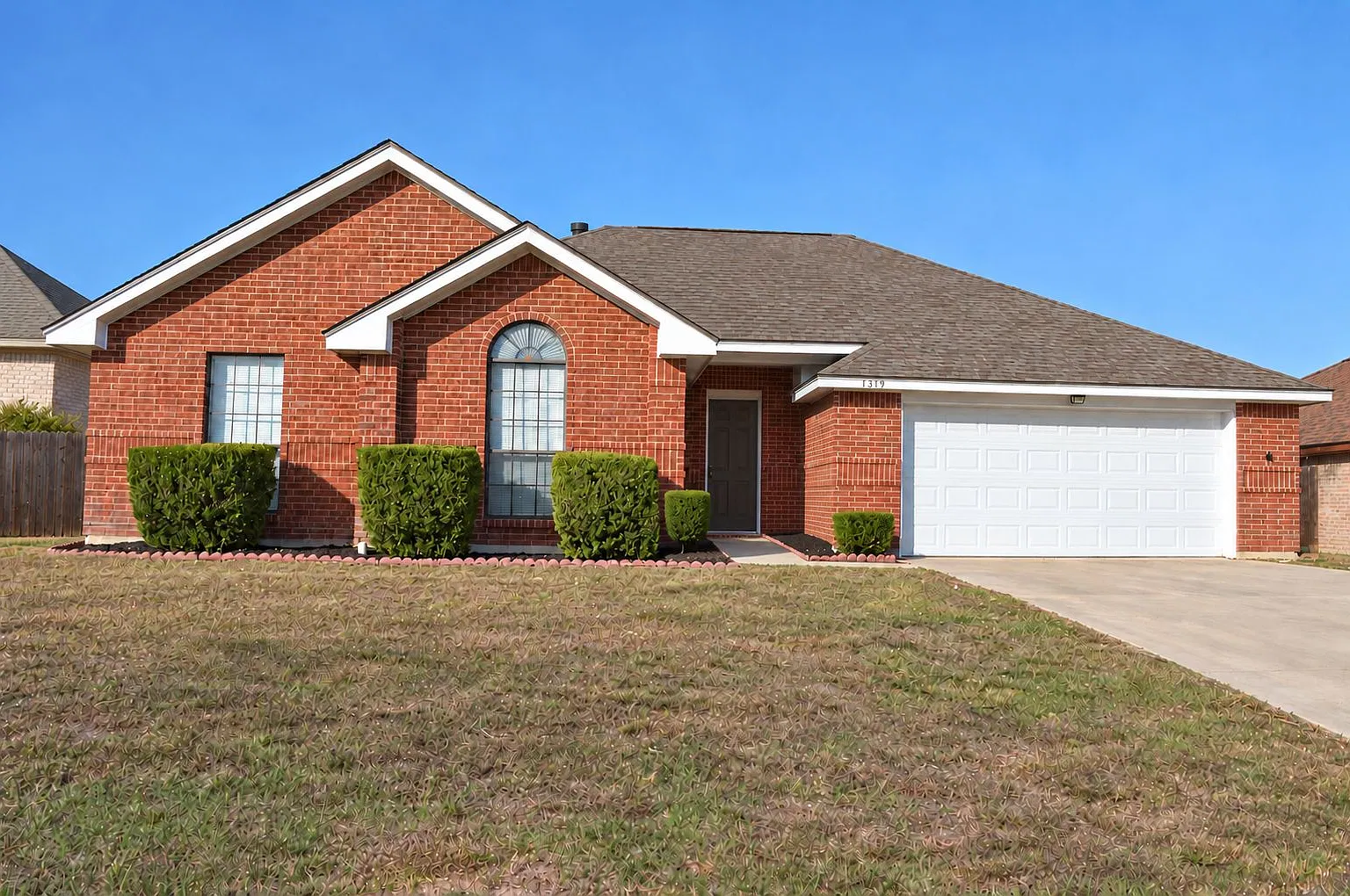 3 bed, 1437 sqft, $1,475 — Photo 1