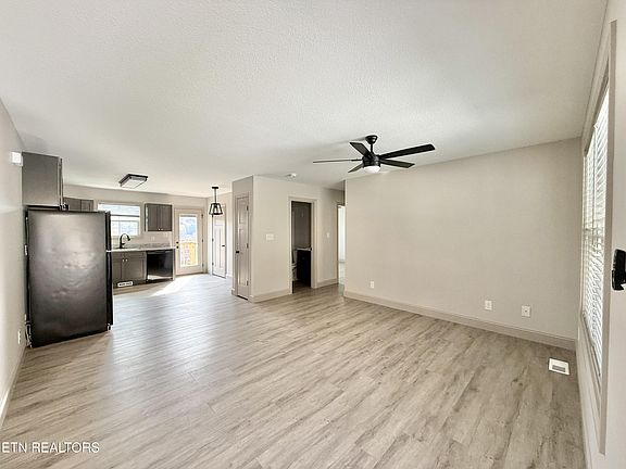 4th image of 6844 Langston Dr
