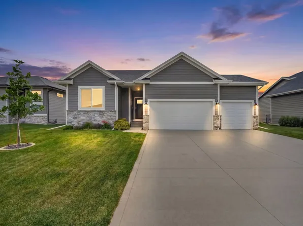 316 NW Beechwood Dr, Grimes, IA 50111