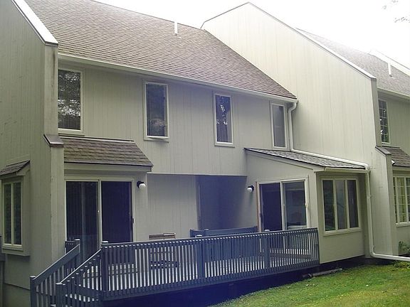 3rd image of 32 Woodland Park Dr