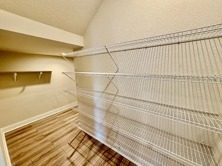 467 Blue Daze St — Photo 10