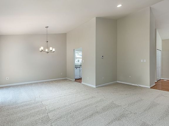 5th image of 13422 Parcher Ave