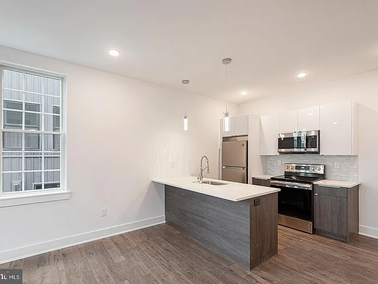 2623 Christian St #304 — Photo 11