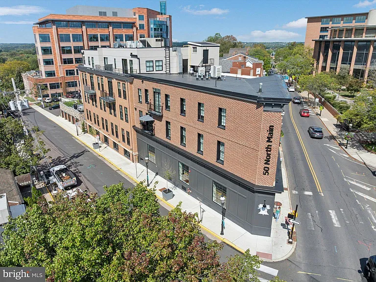 50 N Main St #302 — Photo 31
