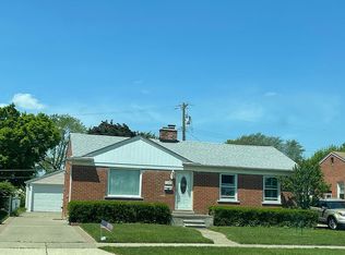 11427 Fairfield St, Livonia, MI 48150