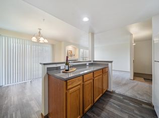 608 39th Ave SW #1B-1BA-804SQFT, Puyallup, WA 98373