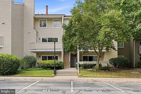 2 bed, 2.5 bath, 1102 sqft, $2,350 — Photo 1